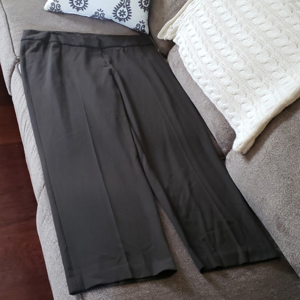 i.e. Woman chocolate brown straight leg dress pant
